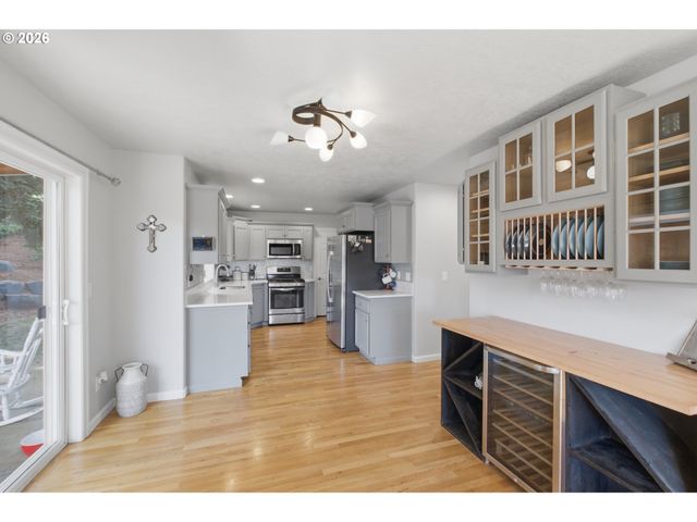 2925 DOAKS FERRY Rd Nw, Salem, OR 97304