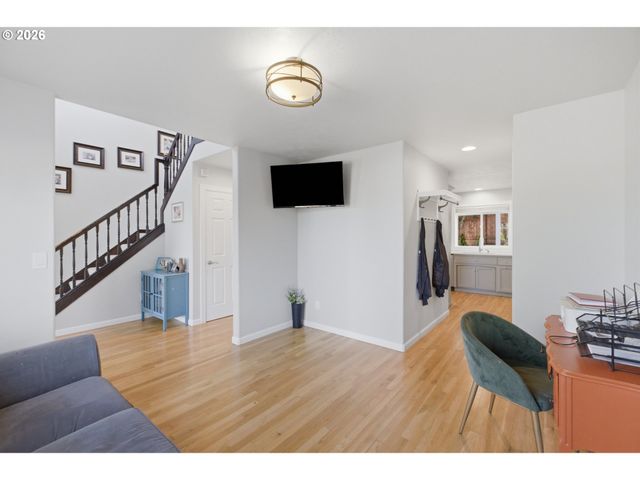 2925 DOAKS FERRY Rd Nw, Salem, OR 97304