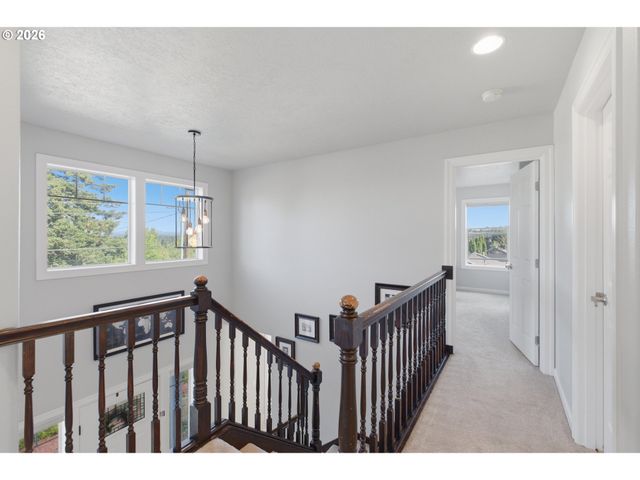 2925 DOAKS FERRY Rd Nw, Salem, OR 97304