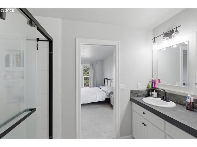 2925 DOAKS FERRY Rd Nw, Salem, OR 97304