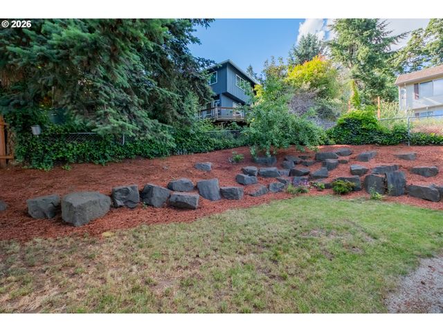 2925 DOAKS FERRY Rd Nw, Salem, OR 97304