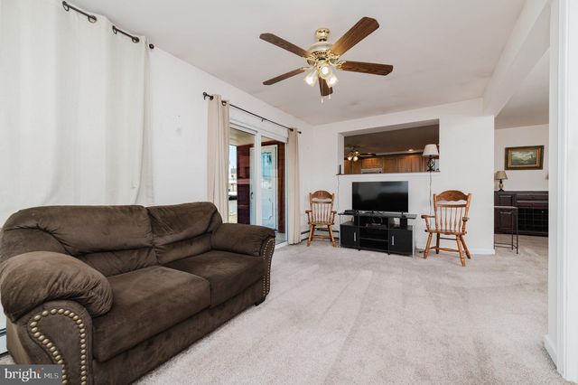107 E DORY DR, Tuckerton, NJ 08087