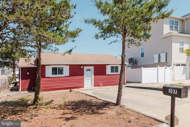 107 E DORY DR, Tuckerton, NJ 08087