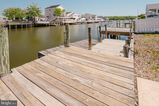 107 E DORY DR, Tuckerton, NJ 08087