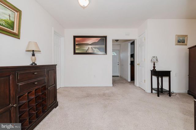 107 E DORY DR, Tuckerton, NJ 08087