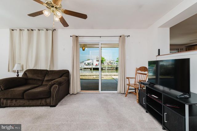 107 E DORY DR, Tuckerton, NJ 08087