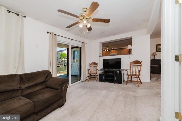 107 E DORY DR, Tuckerton, NJ 08087