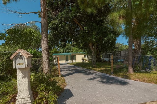 6317 Cleveland St, Hollywood, FL 33024
