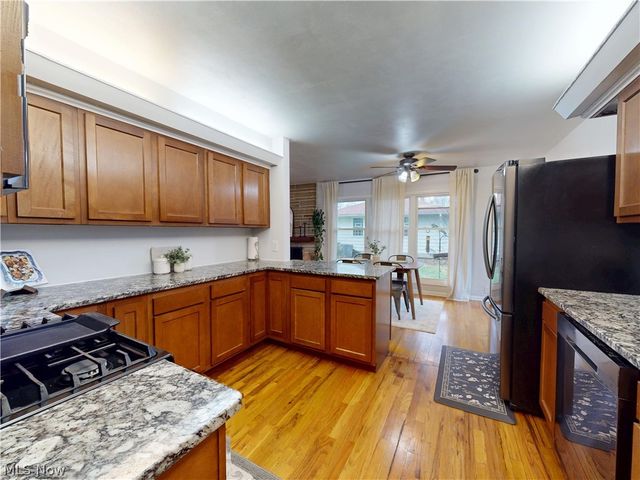 162 S Leavitt Road, Amherst, OH 44001