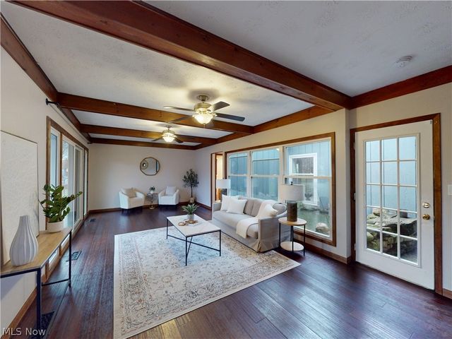 162 S Leavitt Road, Amherst, OH 44001