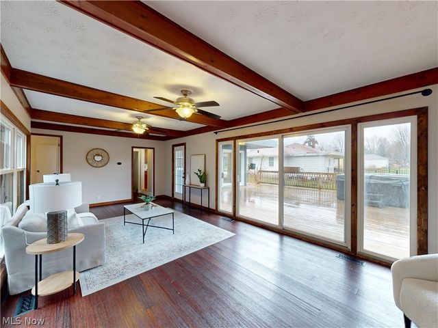 162 S Leavitt Road, Amherst, OH 44001