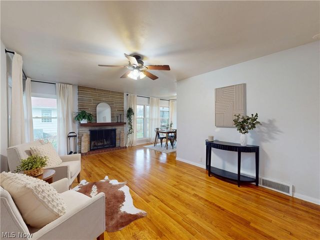 162 S Leavitt Road, Amherst, OH 44001