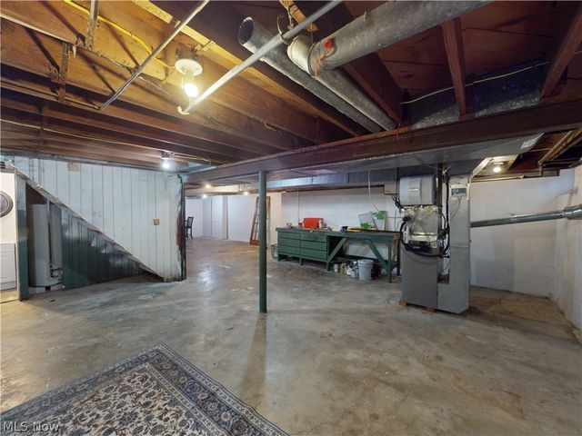 162 S Leavitt Road, Amherst, OH 44001