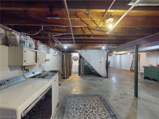 162 S Leavitt Road, Amherst, OH 44001