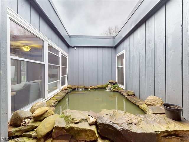 162 S Leavitt Road, Amherst, OH 44001