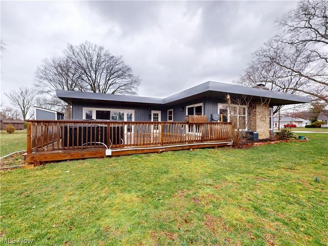 162 S Leavitt Road, Amherst, OH 44001