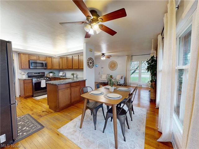 162 S Leavitt Road, Amherst, OH 44001