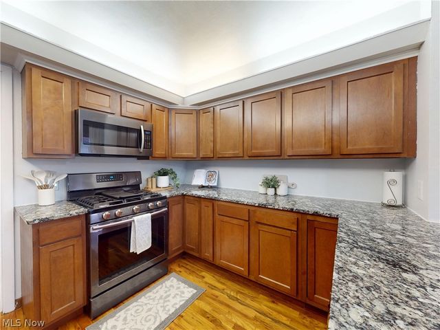 162 S Leavitt Road, Amherst, OH 44001