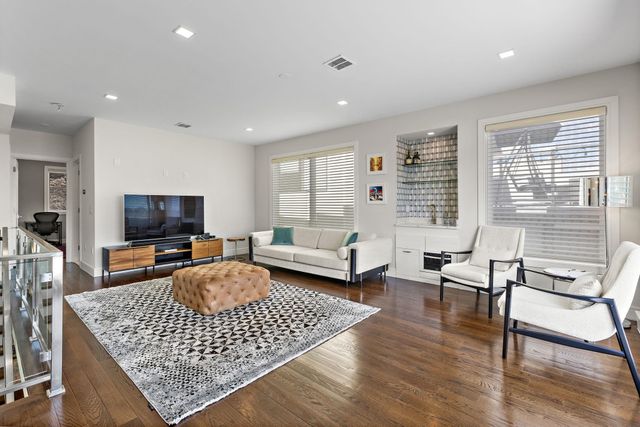 504 UNDERCLIFF AVE, Edgewater, NJ 07020