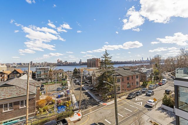 504 UNDERCLIFF AVE, Edgewater, NJ 07020