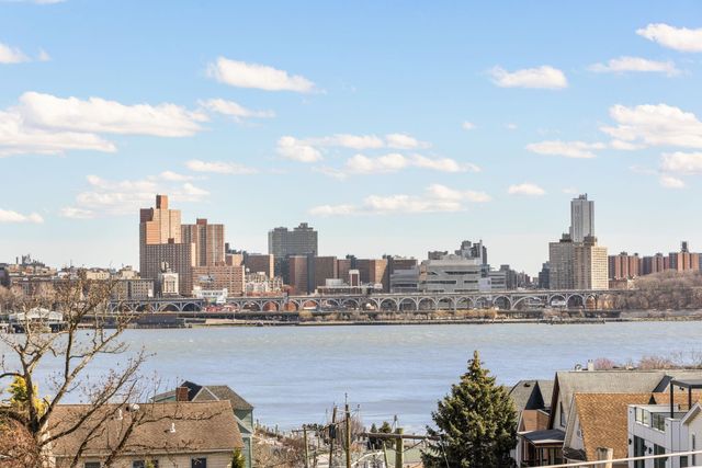 504 UNDERCLIFF AVE, Edgewater, NJ 07020