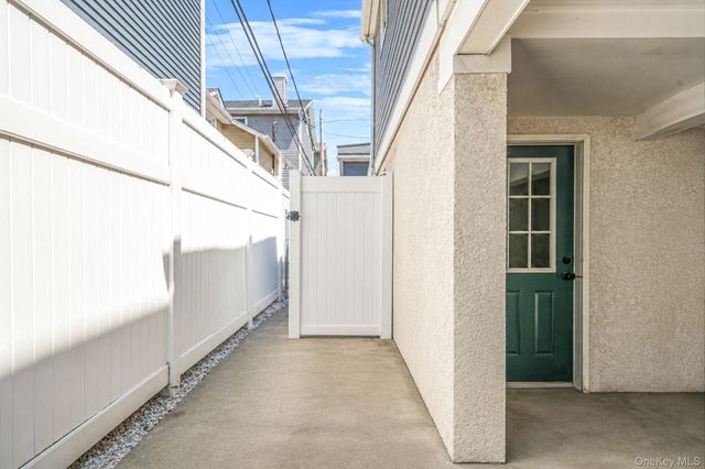 85 Delaware Avenue, Long Beach, NY 11561