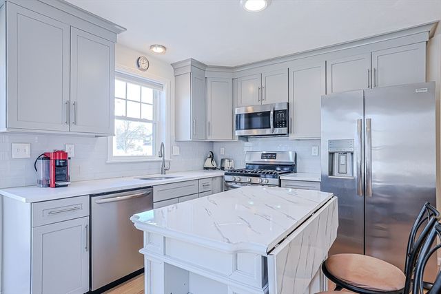 2 Walter G Wiede St 1, Chelmsford, MA 01863