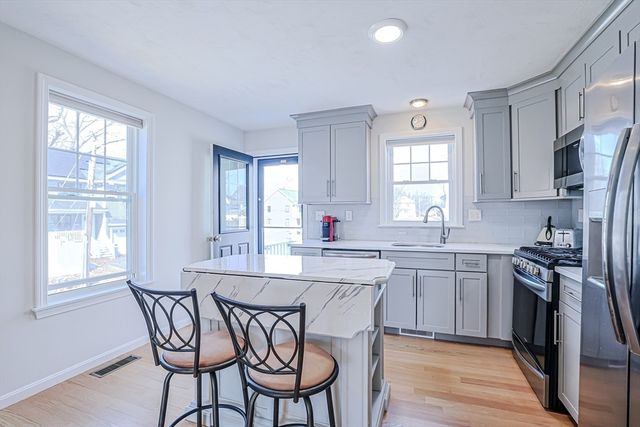 2 Walter G Wiede St 1, Chelmsford, MA 01863