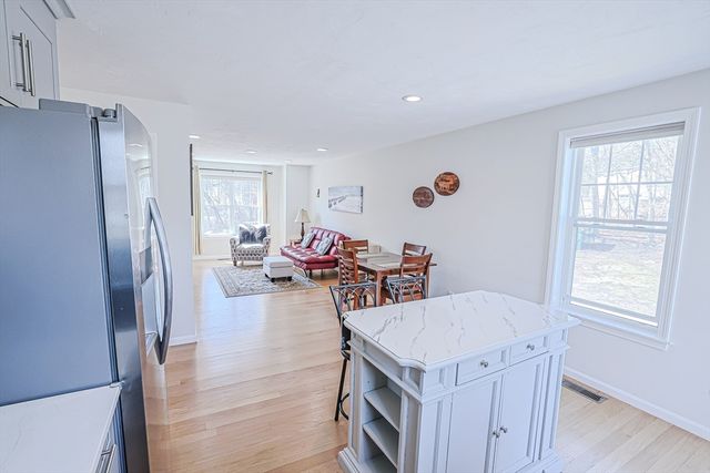 2 Walter G Wiede St 1, Chelmsford, MA 01863