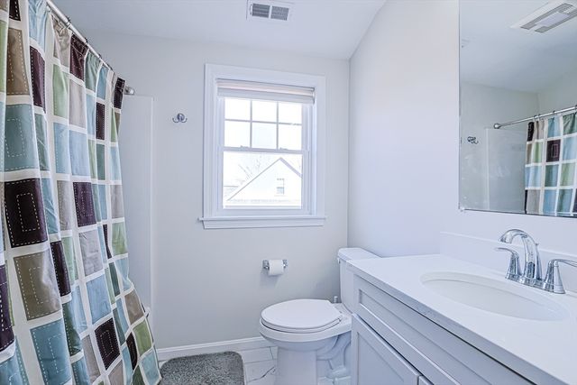 2 Walter G Wiede St 1, Chelmsford, MA 01863