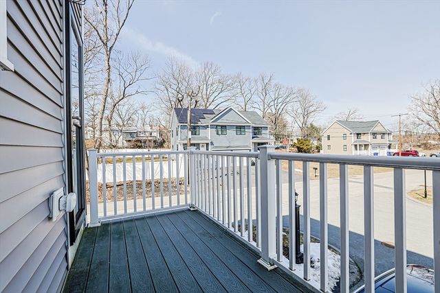 2 Walter G Wiede St 1, Chelmsford, MA 01863