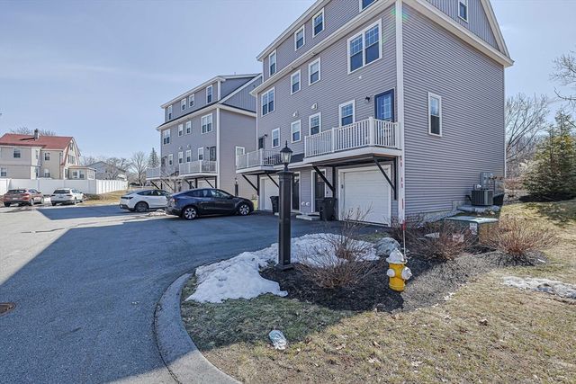 2 Walter G Wiede St 1, Chelmsford, MA 01863