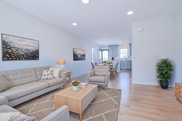 2 Walter G Wiede St 1, Chelmsford, MA 01863