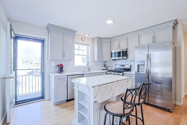 2 Walter G Wiede St 1, Chelmsford, MA 01863