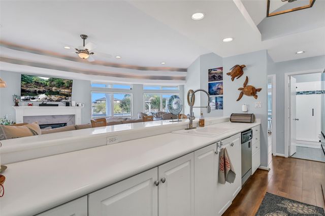 13339 Binnacle Way, Galveston, TX 77554
