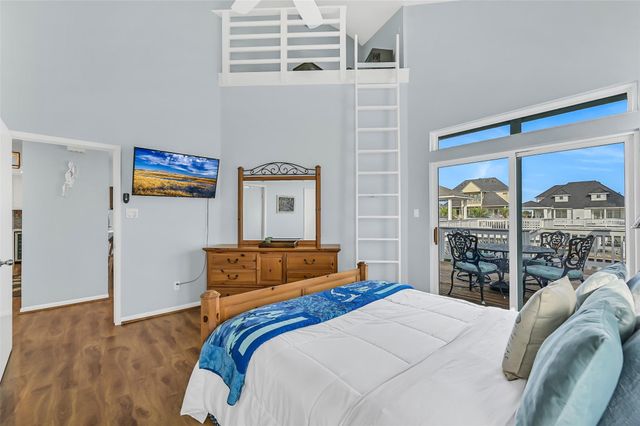 13339 Binnacle Way, Galveston, TX 77554