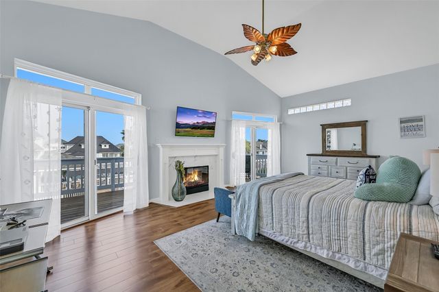 13339 Binnacle Way, Galveston, TX 77554