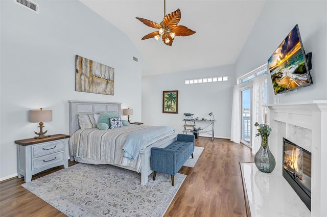 13339 Binnacle Way, Galveston, TX 77554
