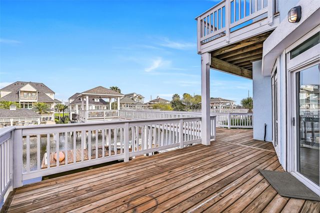 13339 Binnacle Way, Galveston, TX 77554