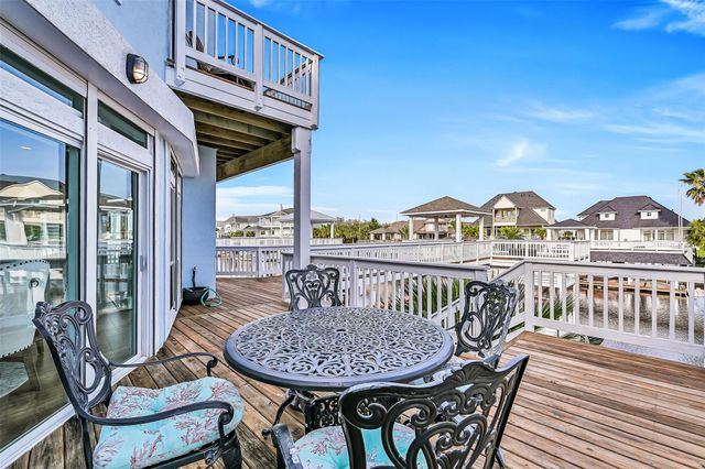 13339 Binnacle Way, Galveston, TX 77554