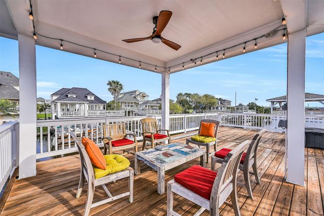 13339 Binnacle Way, Galveston, TX 77554