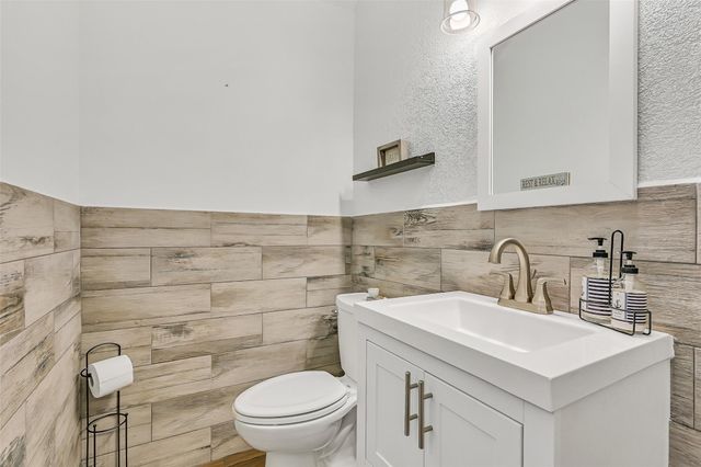 13339 Binnacle Way, Galveston, TX 77554