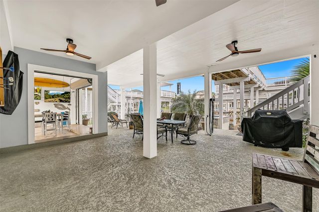 13339 Binnacle Way, Galveston, TX 77554