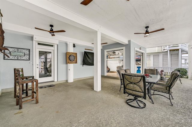 13339 Binnacle Way, Galveston, TX 77554