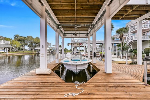 13339 Binnacle Way, Galveston, TX 77554