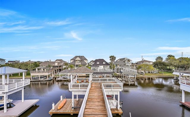 13339 Binnacle Way, Galveston, TX 77554