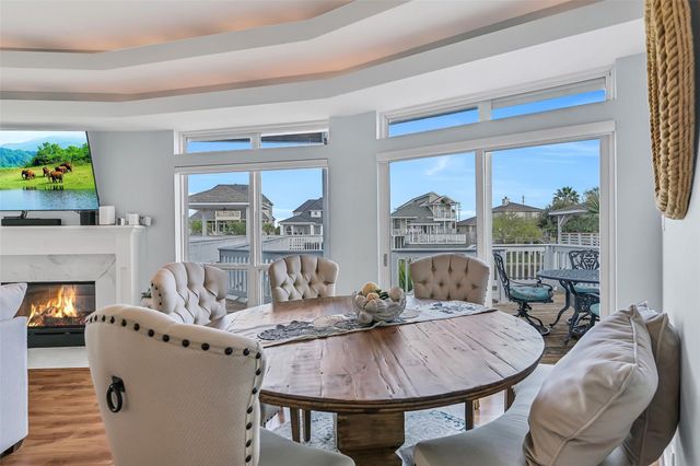 13339 Binnacle Way, Galveston, TX 77554