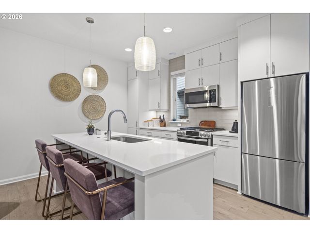 65 Ne 58TH Ave, Portland, OR 97213