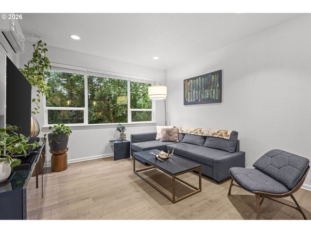 65 Ne 58TH Ave, Portland, OR 97213