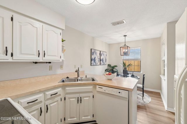 6102 W 1ST Manor, Palatka, FL 32177